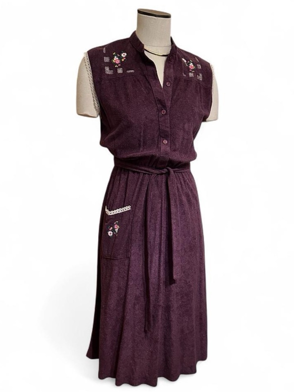 Vintage 70s Terry Cloth Sleeveless Embroidered Button-Front Dress in Deep Plum